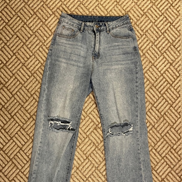 High Waist Ripped Straight Leg Jeans - Picture 3 of 5
